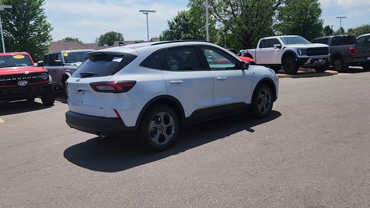 2025 Ford Escape ST-Line photo 5