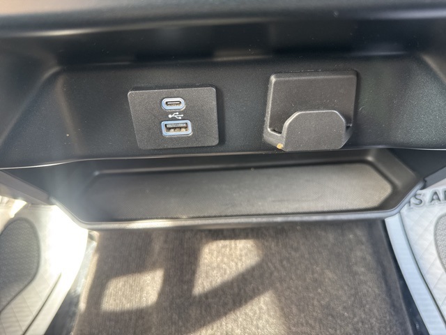 2023 Ford F-150 XLT photo 13