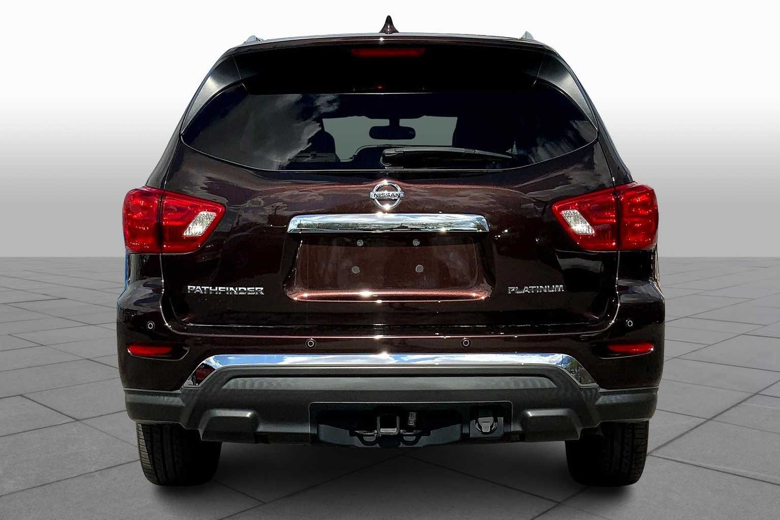 2019 Nissan Pathfinder Platinum photo 4