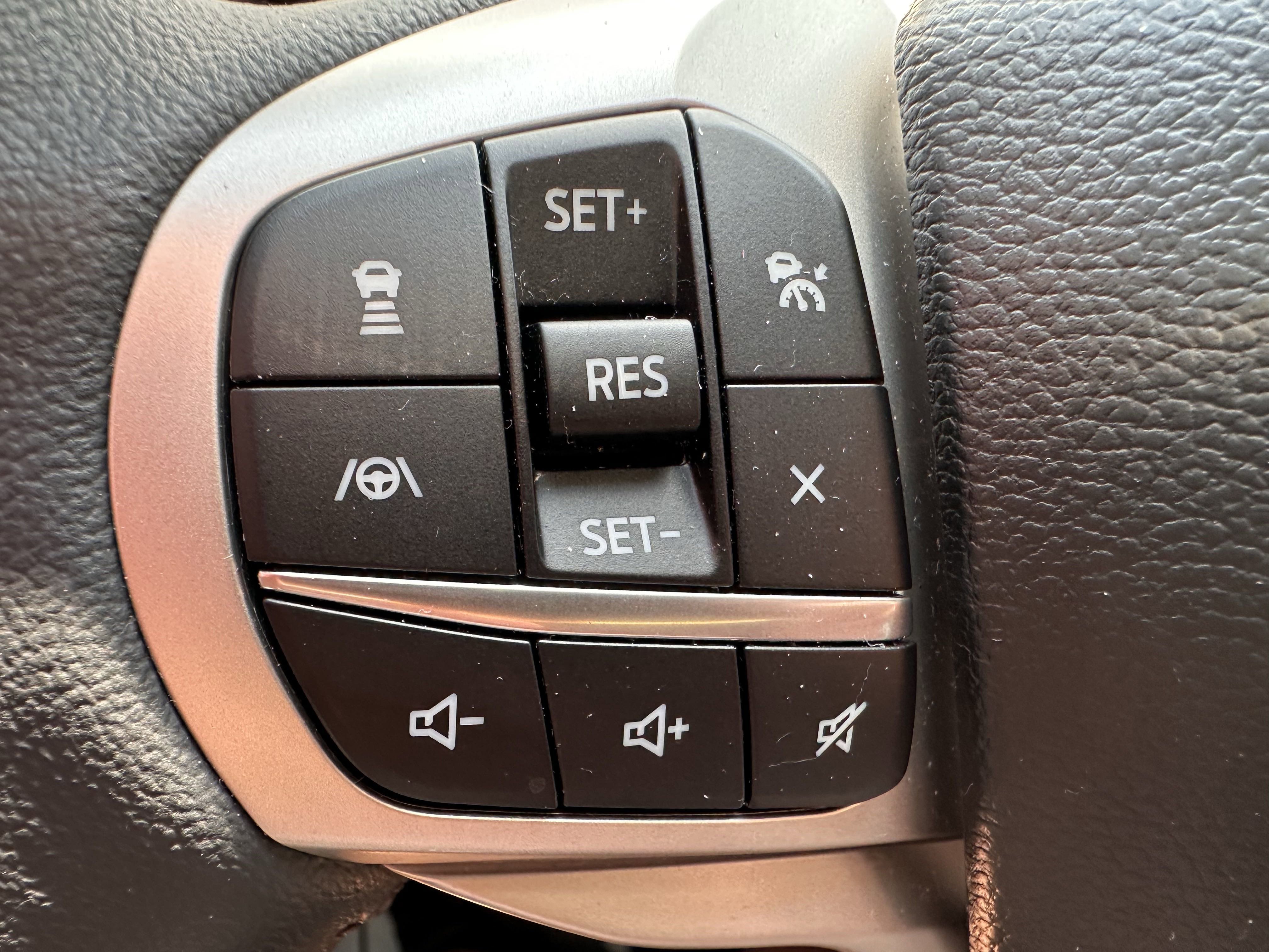 2023 Ford Explorer XLT photo 11