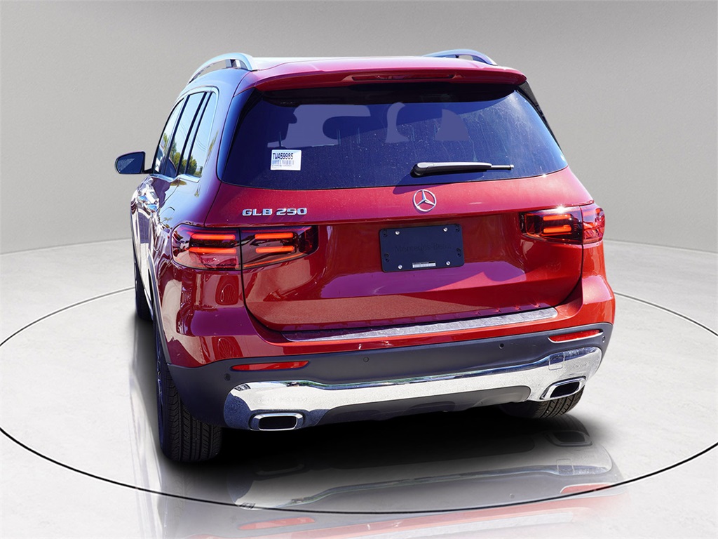 2026 Mercedes Benz GLB 250 photo 4