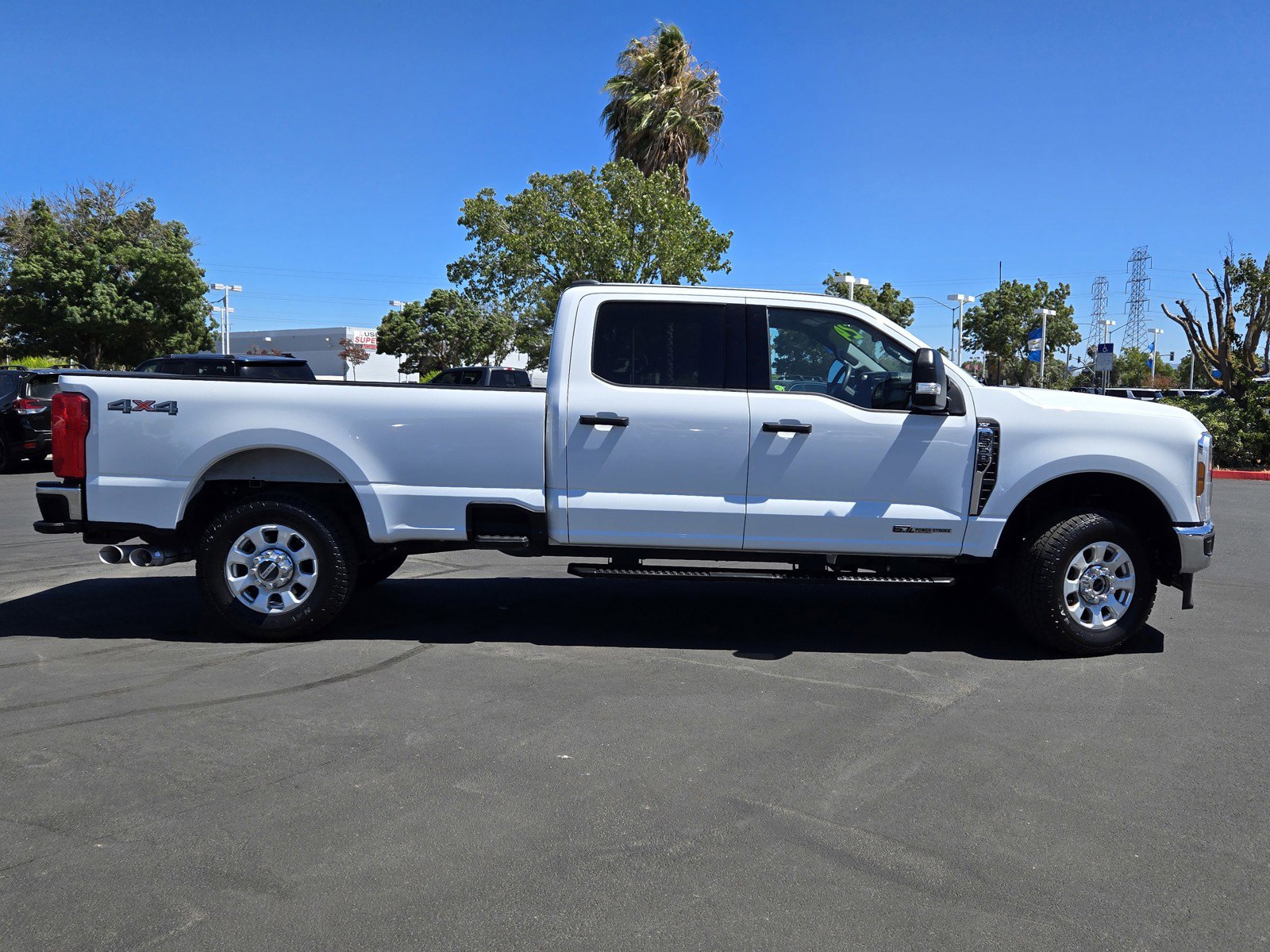 2024 Ford F-350 XLT photo 3