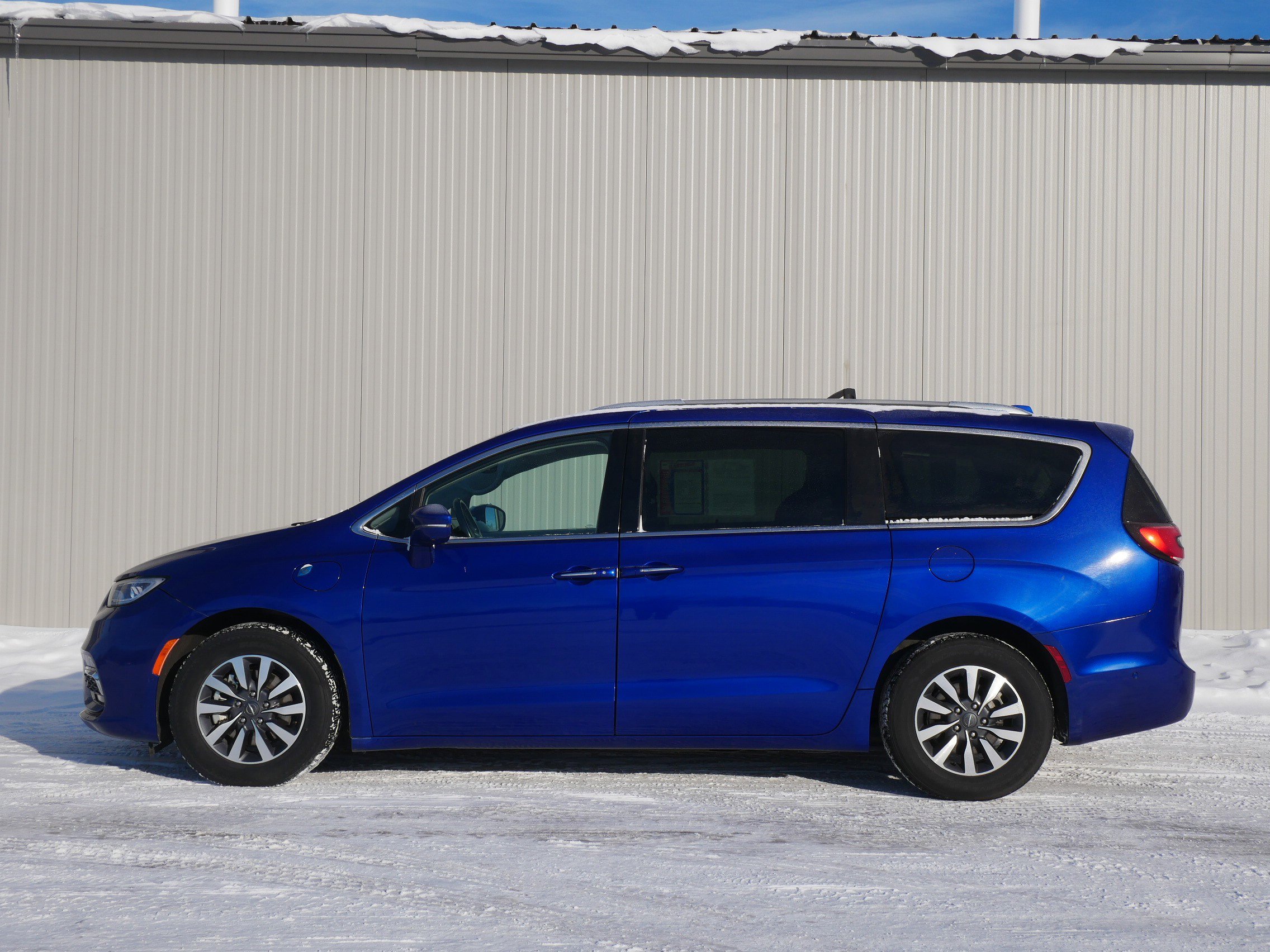 Used 2021 Chrysler Pacifica Hybrid Touring L with VIN 2C4RC1L74MR590180 for sale in Hastings, Minnesota