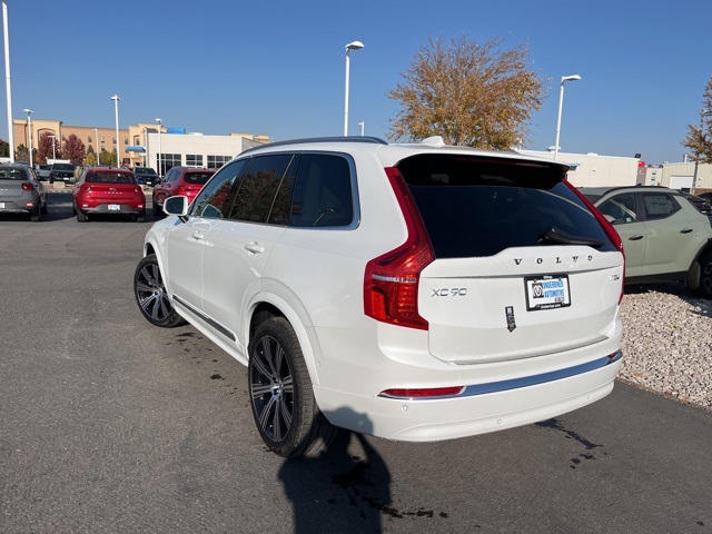 2025 Volvo XC90 T8 Plus photo 3