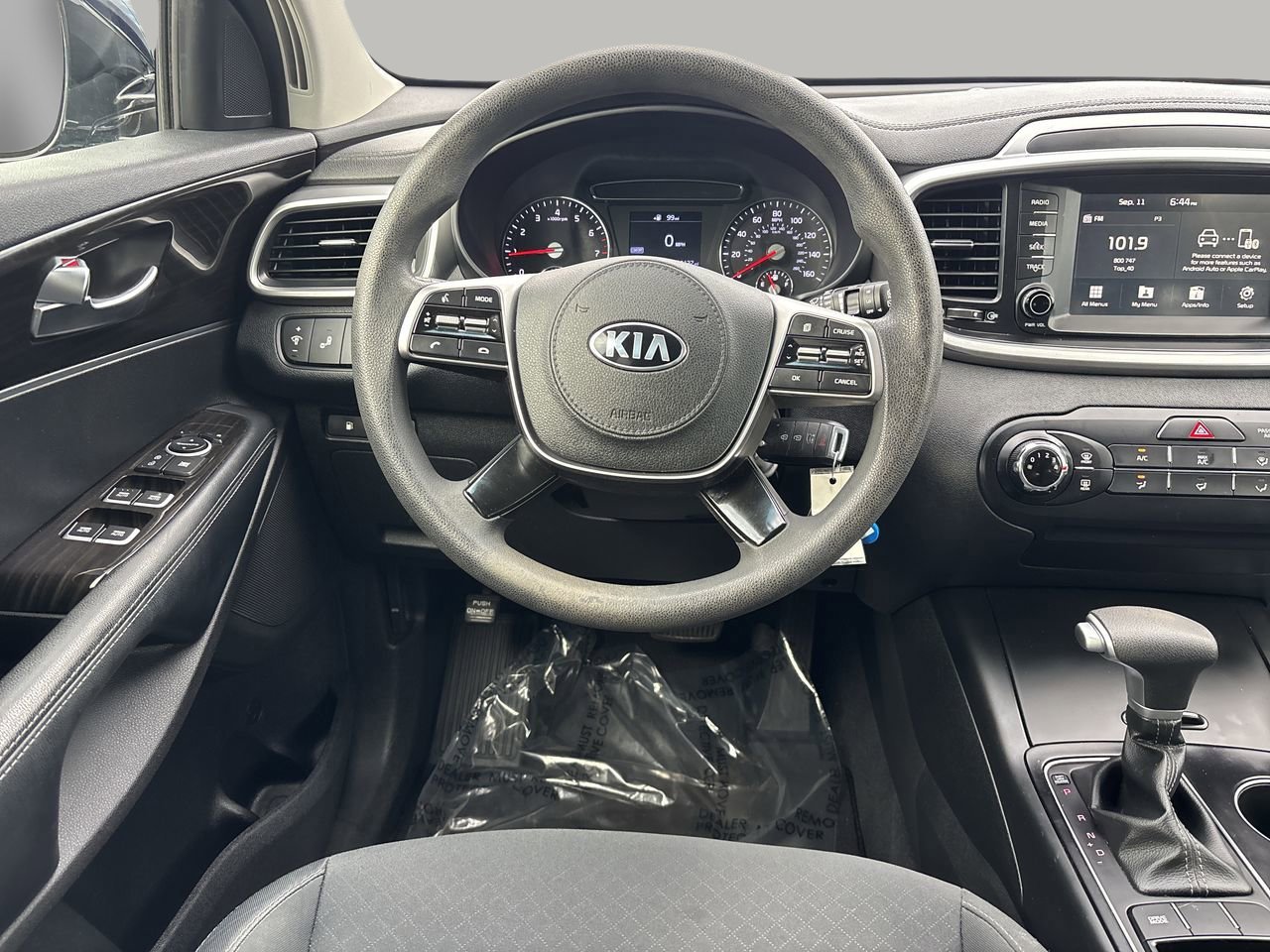 2020 Kia Sorento LX photo 8