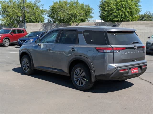 2024 Nissan Pathfinder S photo 4