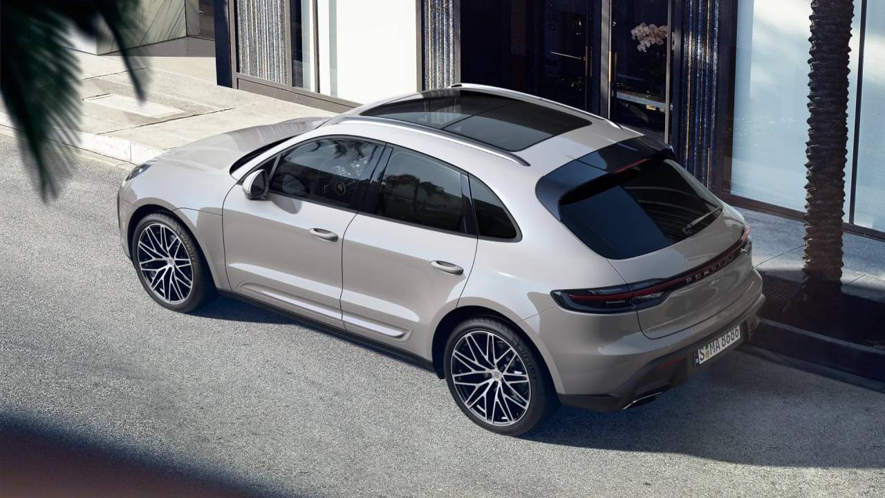 2025 Porsche Macan T photo 4