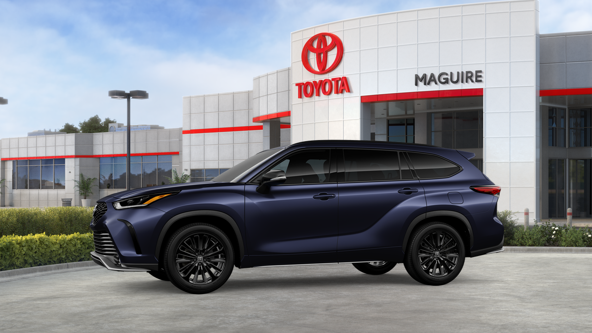 2026 Toyota Highlander XSE photo 2
