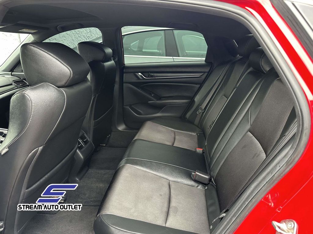 2019 Honda Accord Sport 2.0T photo 8