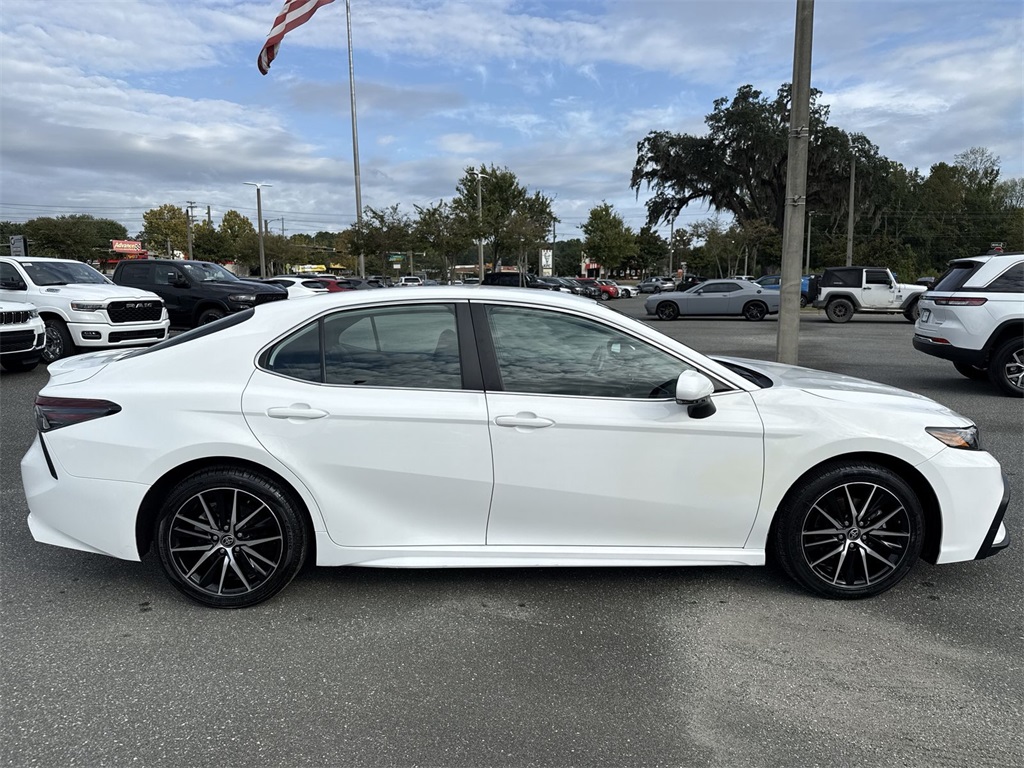 2024 Toyota Camry SE photo 2