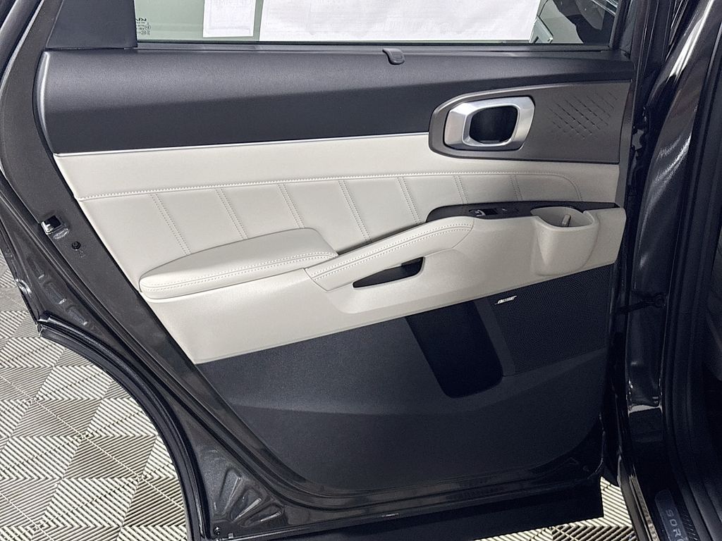 2025 Kia Sorento Hybrid SX Prestige photo 16