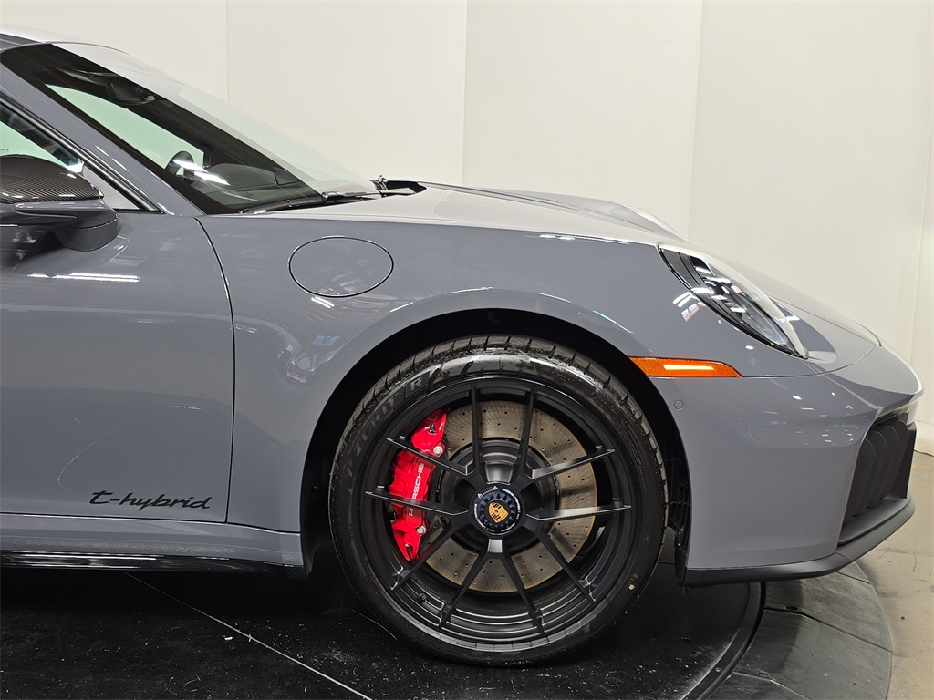 2026 Porsche 911 4 GTS photo 11