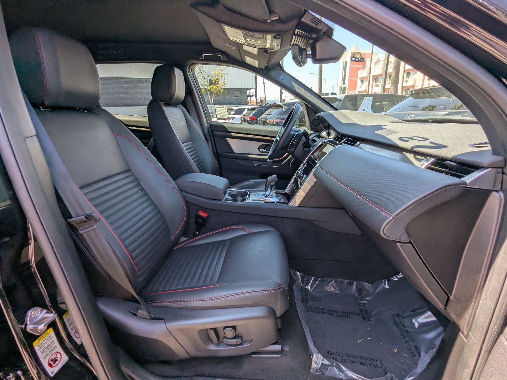 2023 Land Rover Discovery Sport SE R-Dynamic photo 17