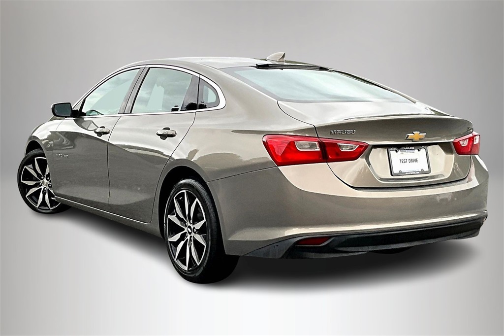 2017 Chevrolet Malibu 1LT photo 4