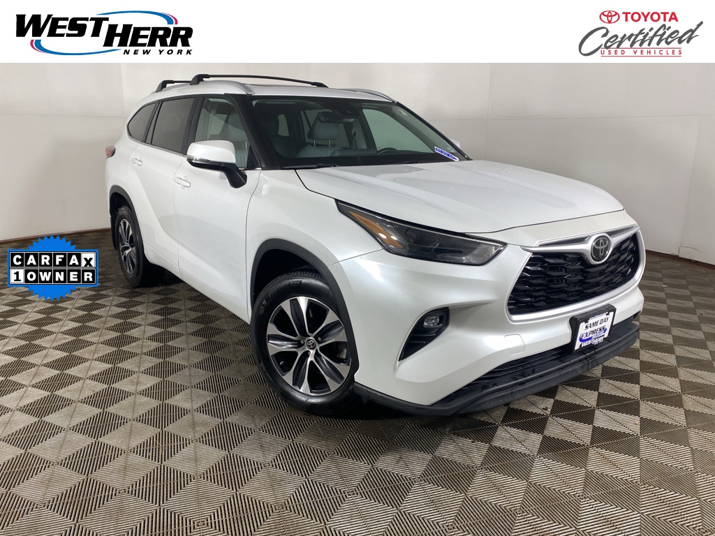2023 Toyota Highlander XLE's photo