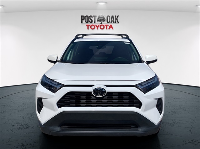 2022 Toyota RAV4 XLE photo 3