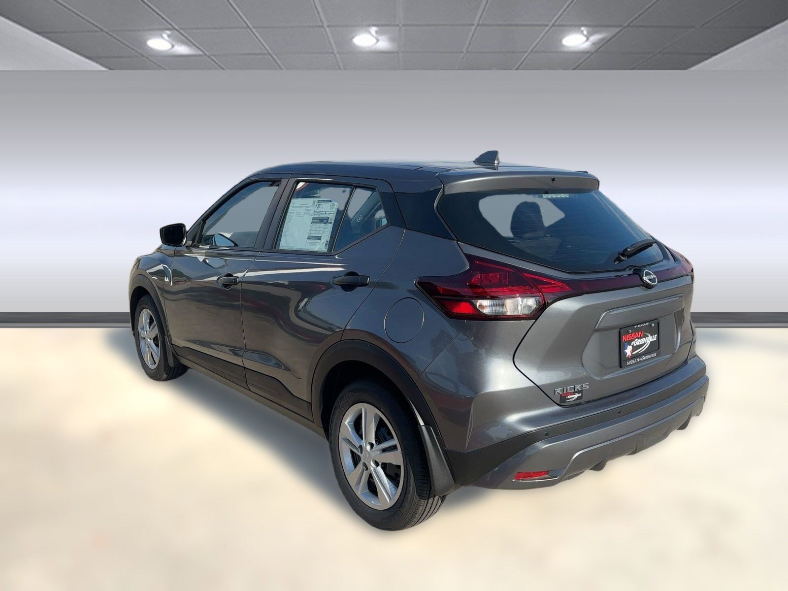 2025 Nissan Kicks Play S photo 3