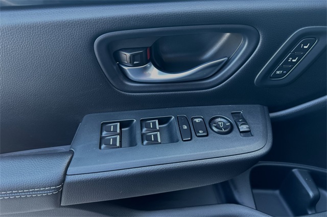 2025 Honda Pilot Touring photo 8
