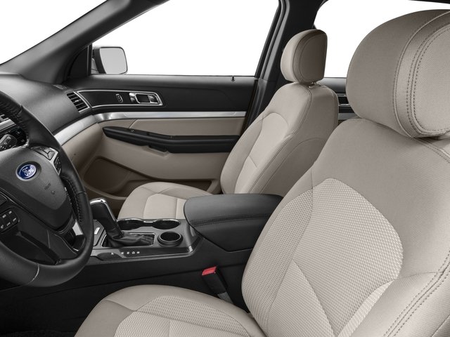 2016 Ford Explorer XLT photo 3