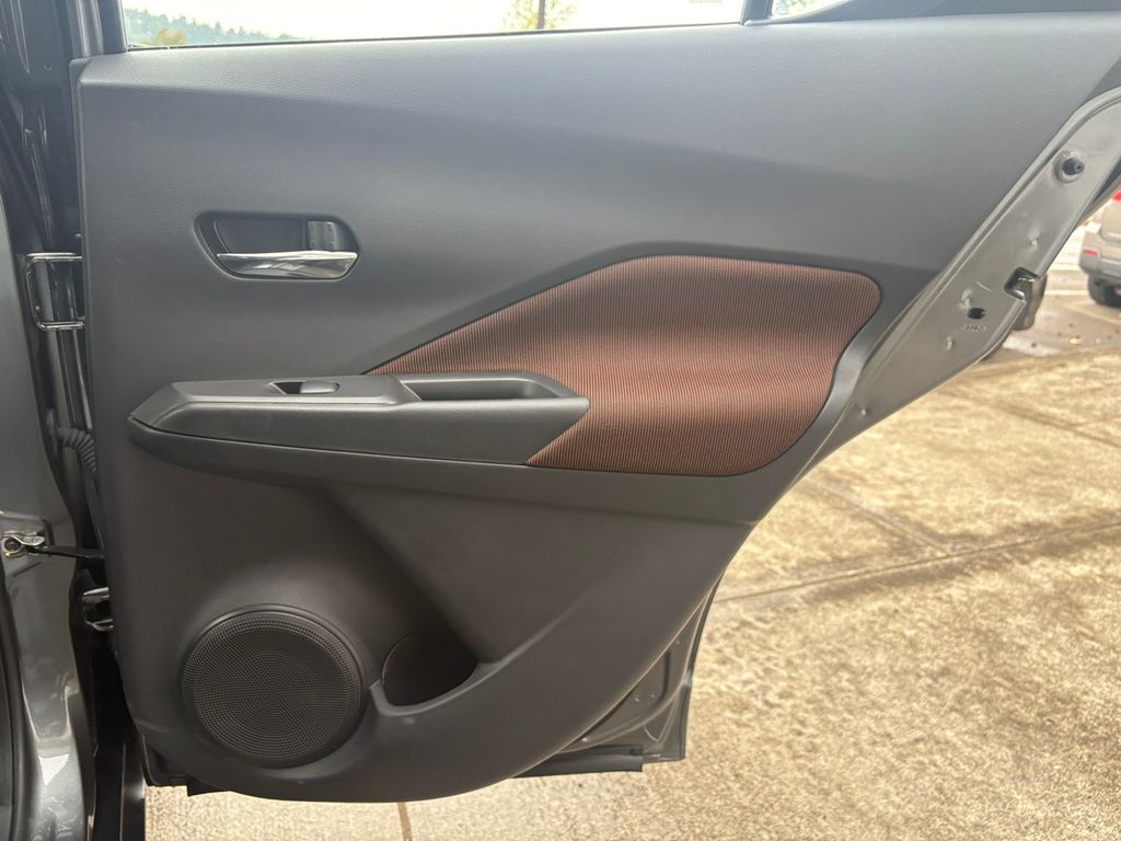 2023 Nissan Kicks SR photo 28