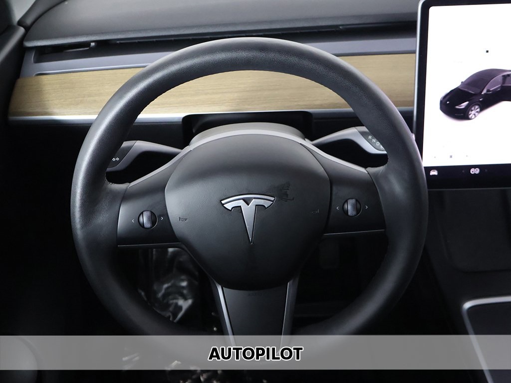 2022 Tesla Model Y Long Range photo 3
