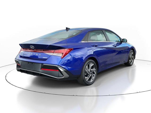 2025 Hyundai Elantra Limited photo 4