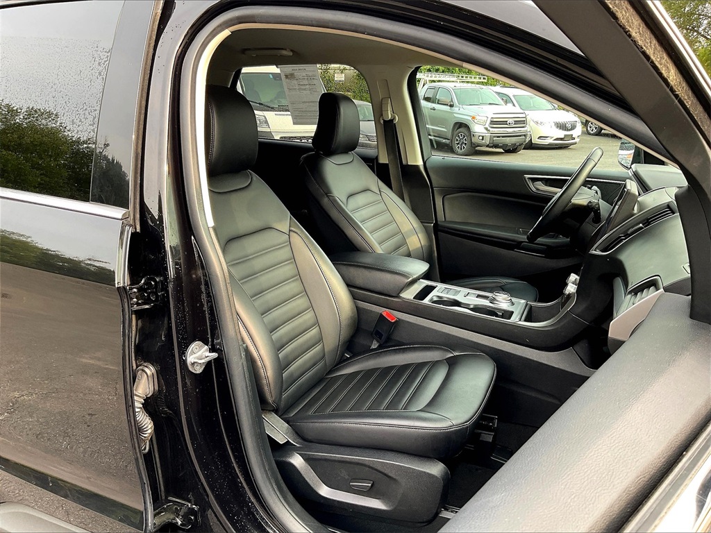 2021 Ford Edge SEL photo 11