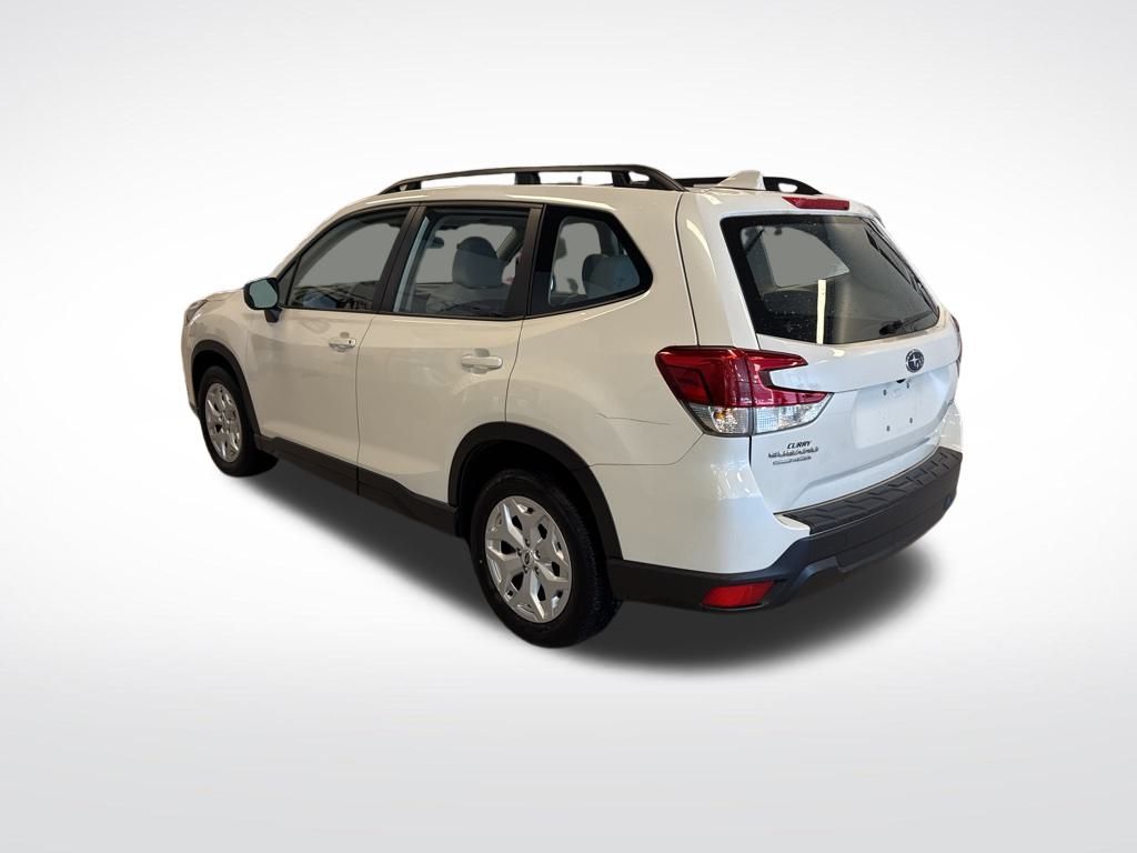2022 Subaru Forester Base photo 11