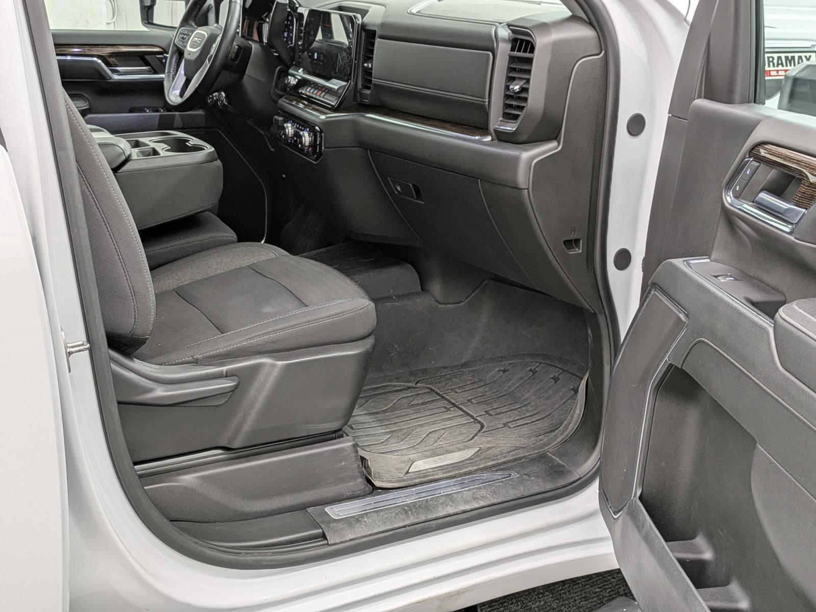2024 Gmc Sierra HD SLE photo 18