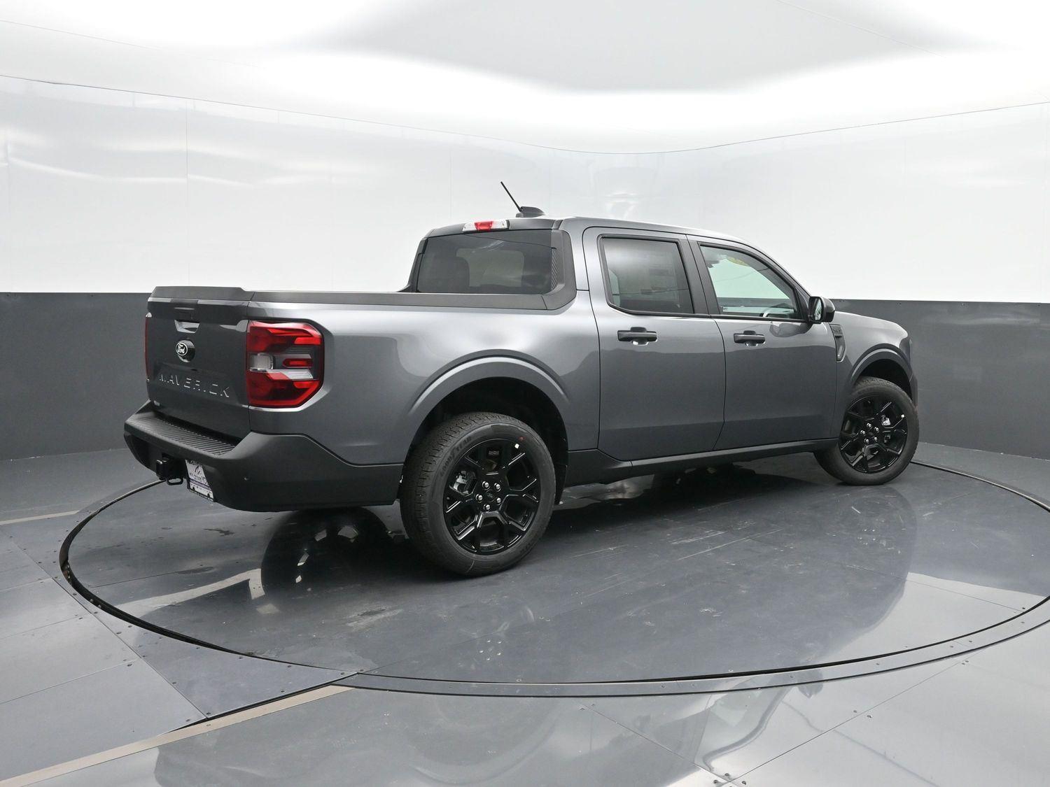 2025 Ford Maverick XLT photo 2