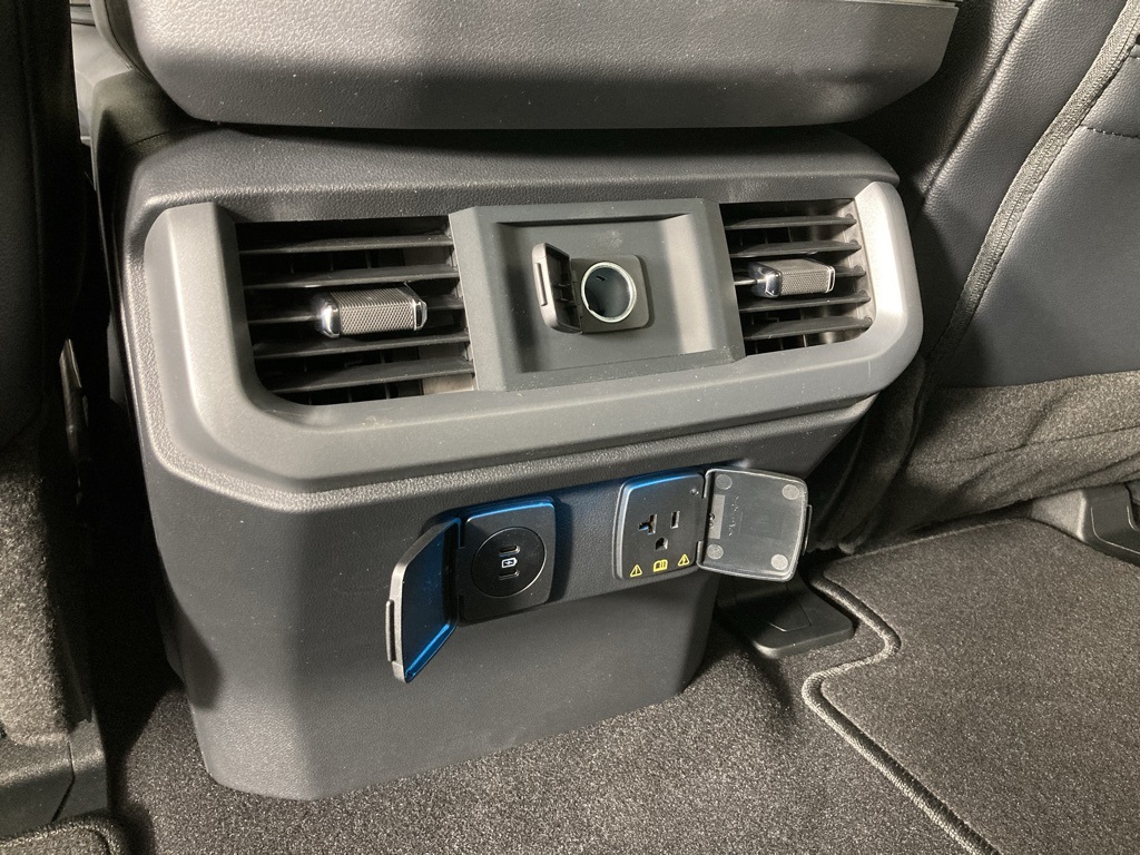 2025 Ford F-150 Lariat photo 14