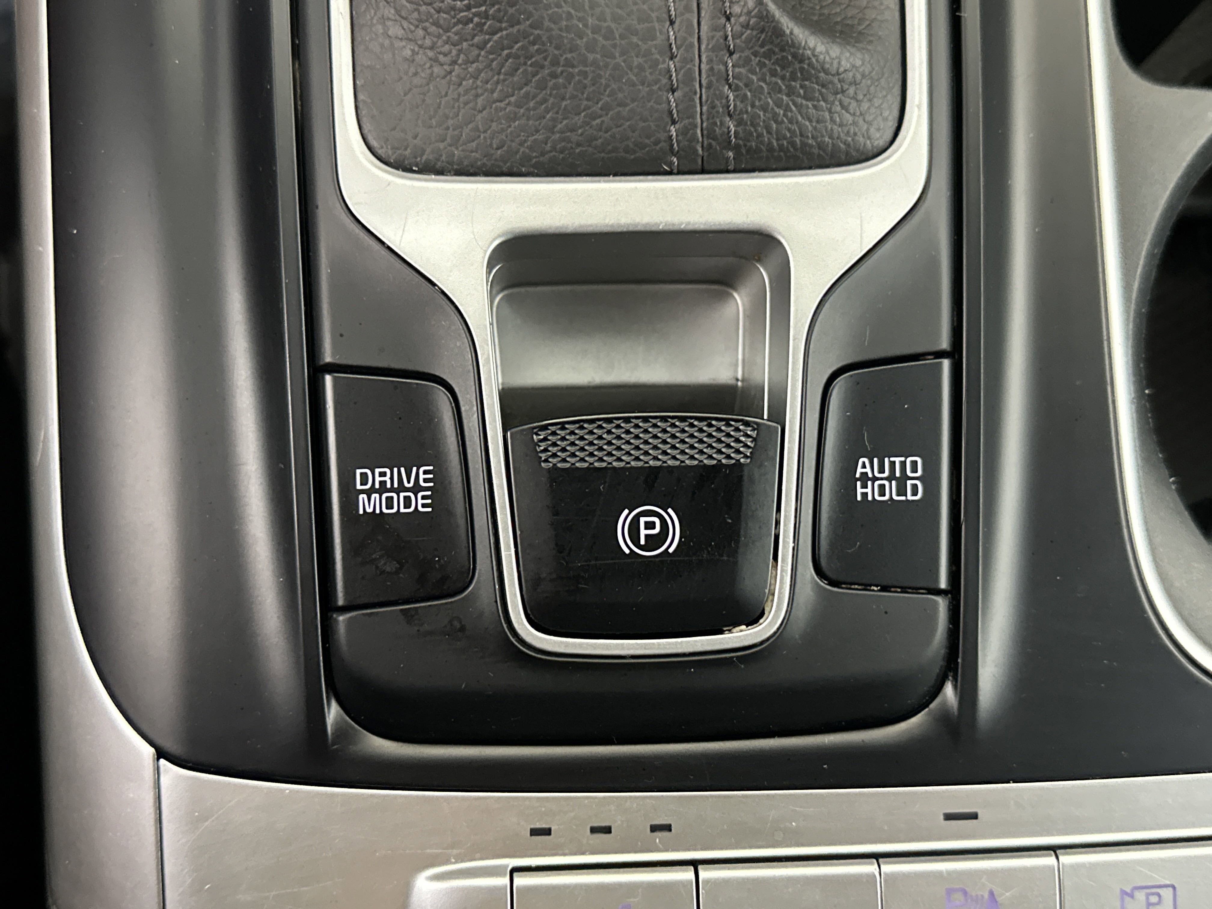 2023 Kia Carnival LX photo 9