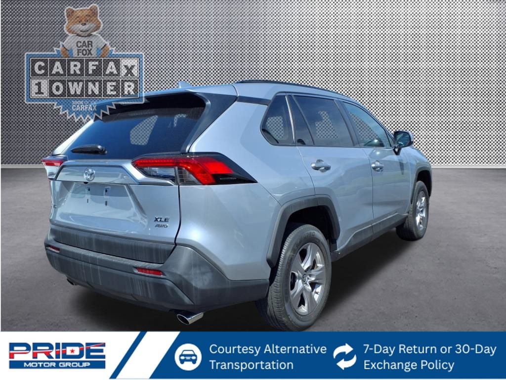 2022 Toyota RAV4 XLE photo 4