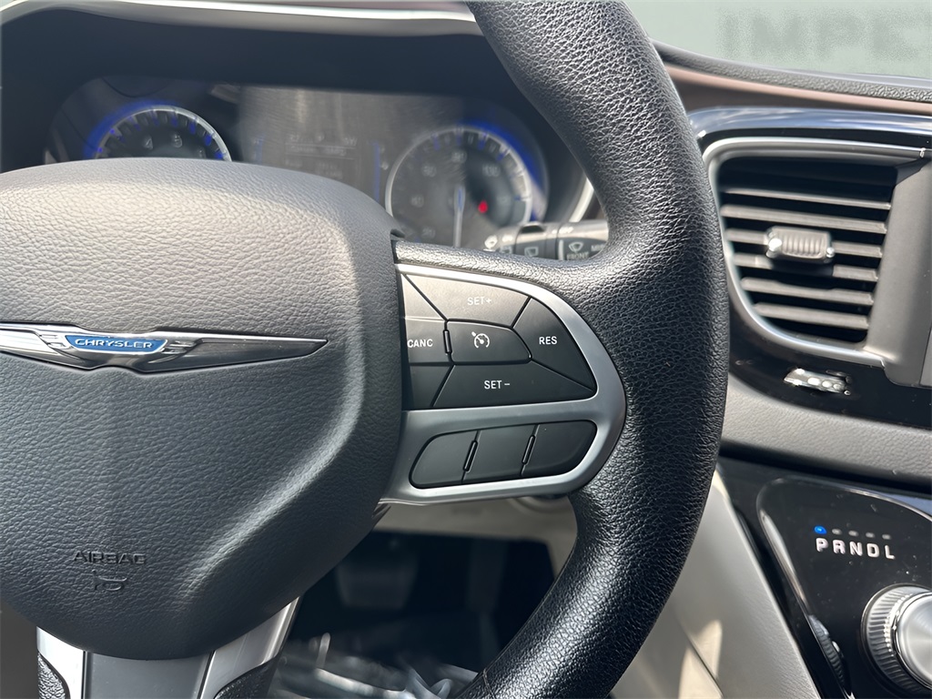2021 Chrysler Voyager LX photo 16