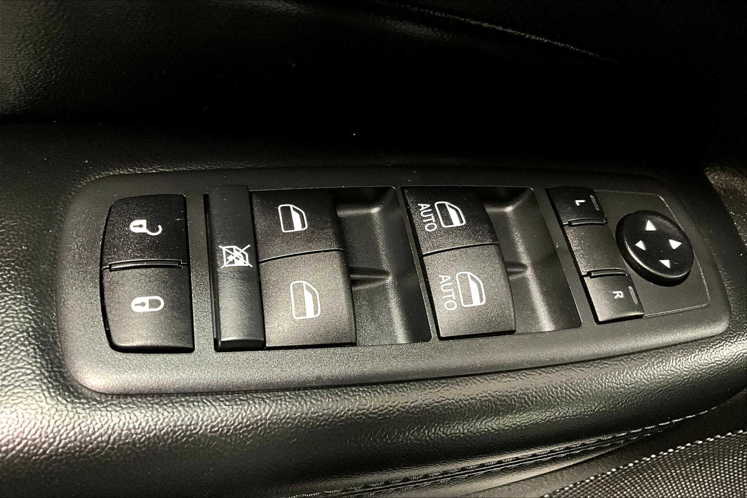 2020 Jeep Grand Cherokee Limited photo 28