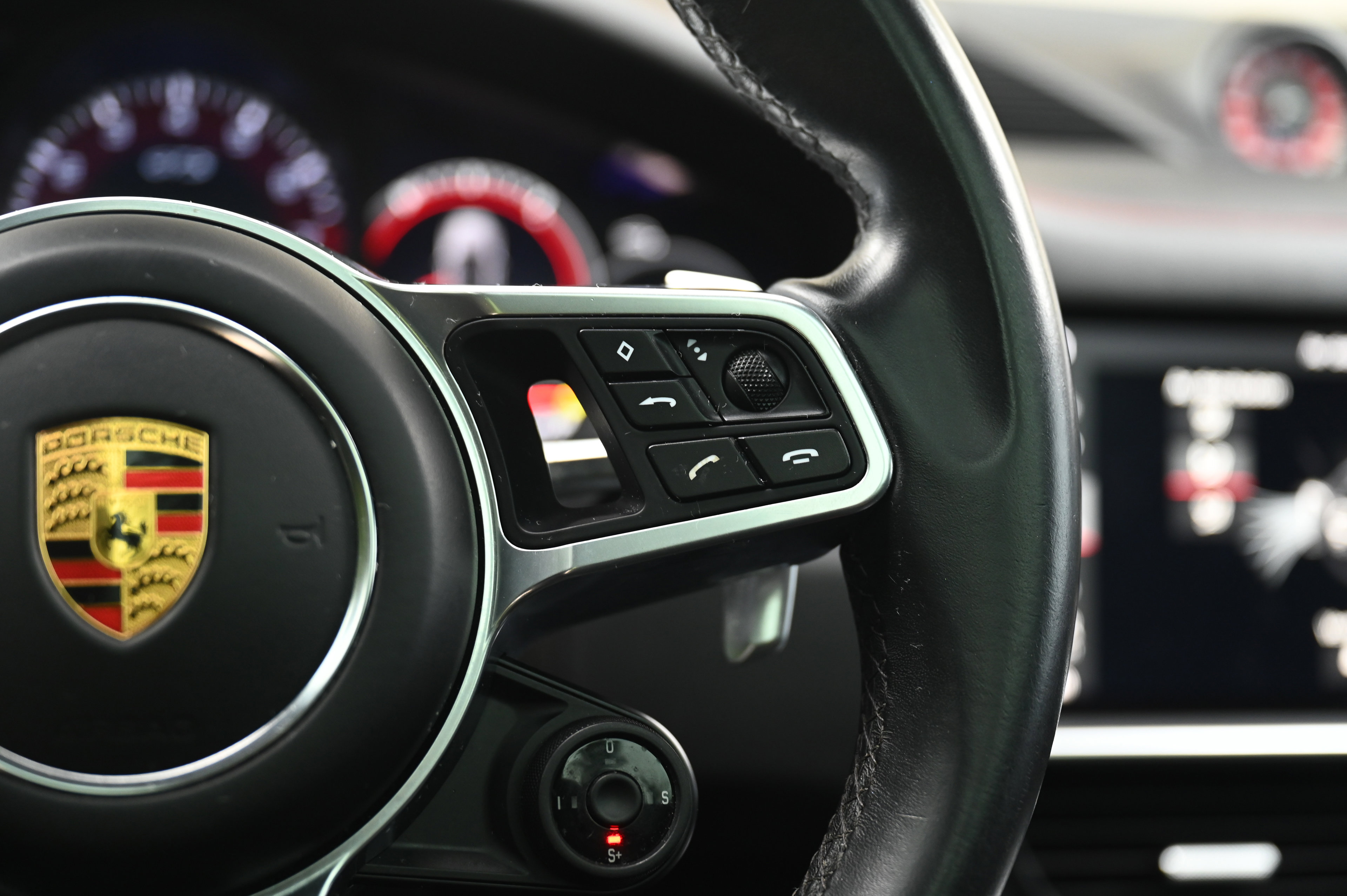 2021 Porsche Cayenne GTS Coupe photo 38