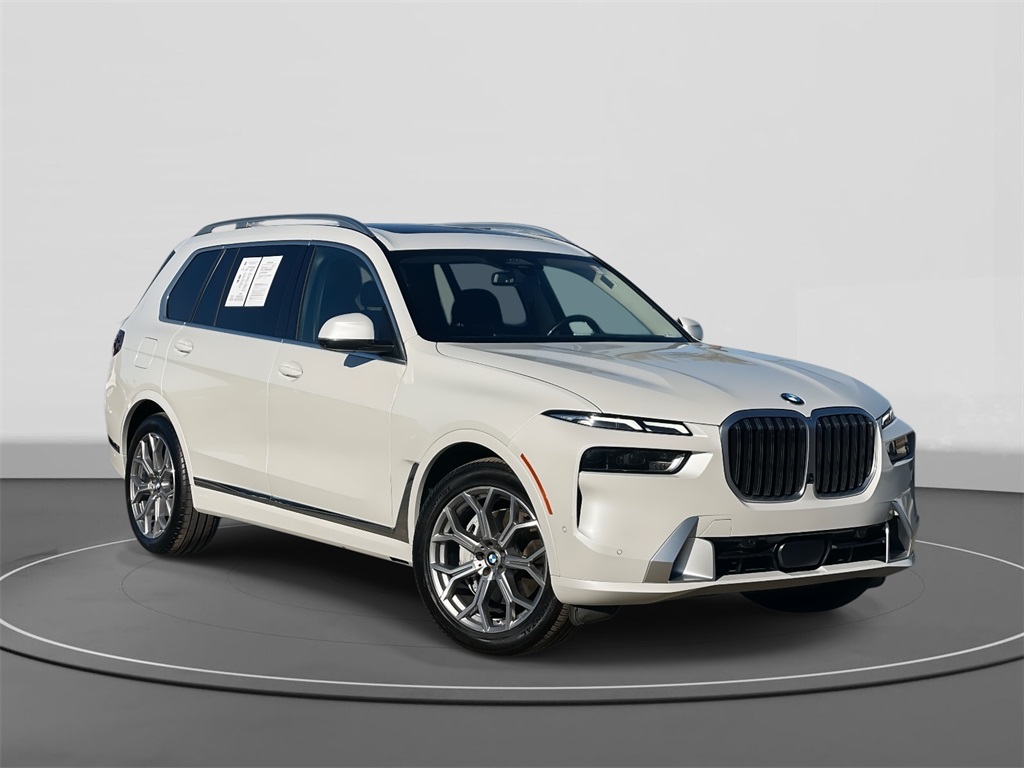 2023 BMW X7 40i's photo