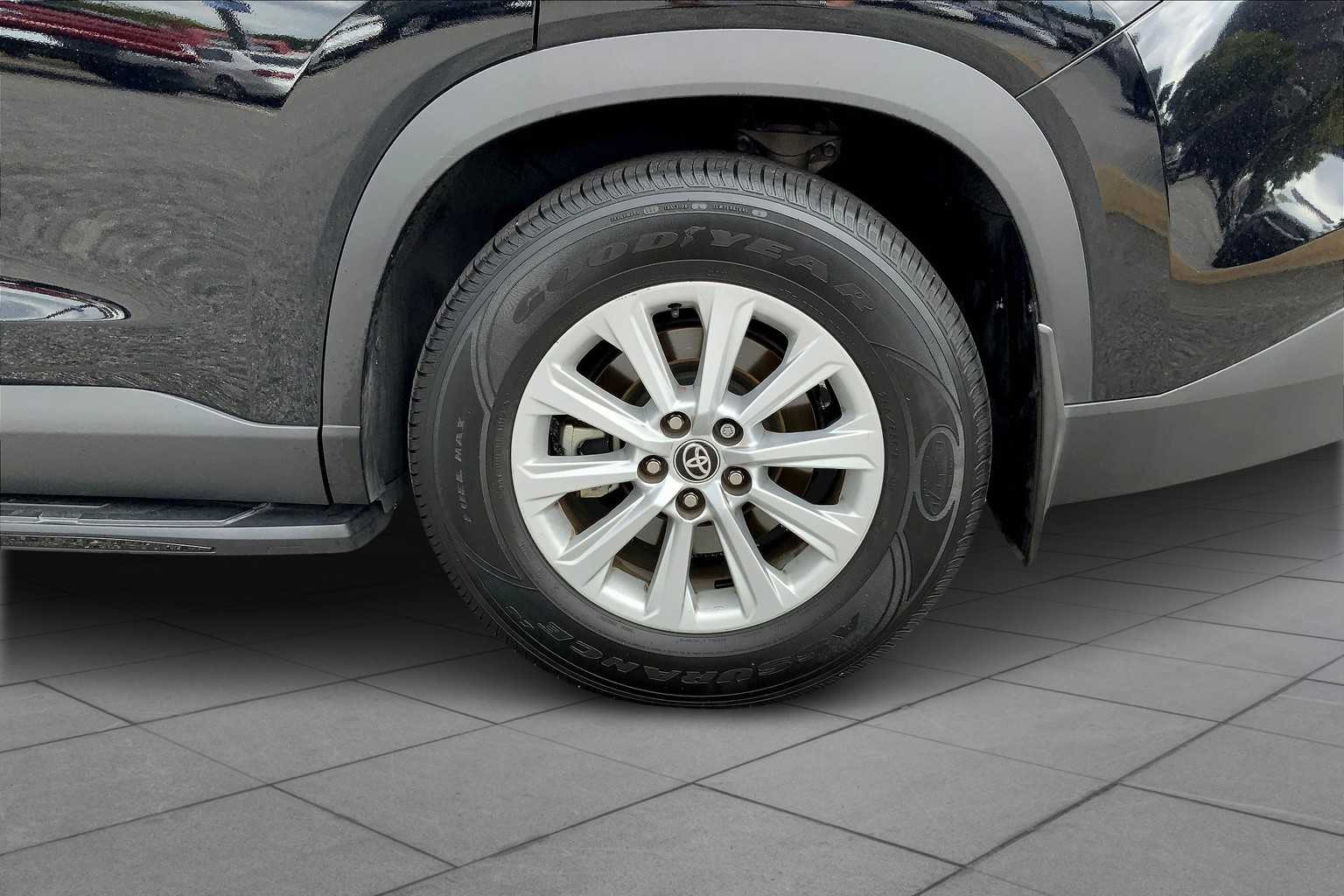2024 Toyota Highlander Hybrid XLE photo 8