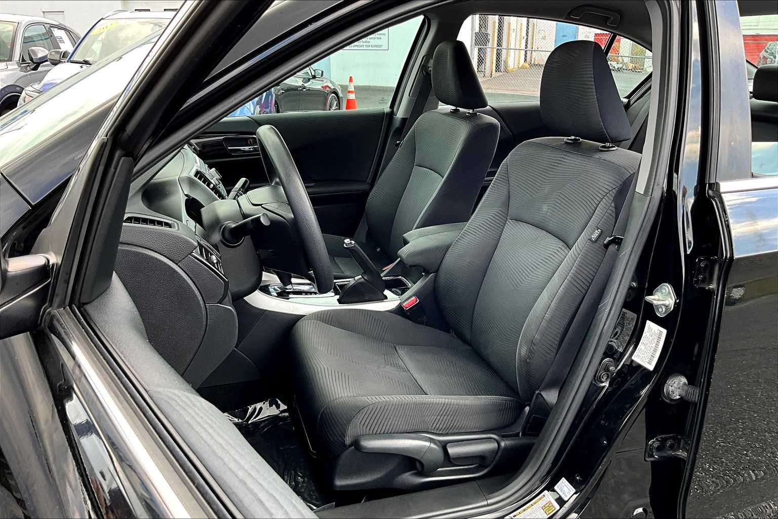 2016 Honda Accord LX photo 6