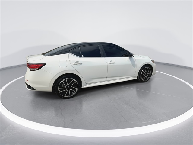 2025 Nissan Sentra SR photo 9