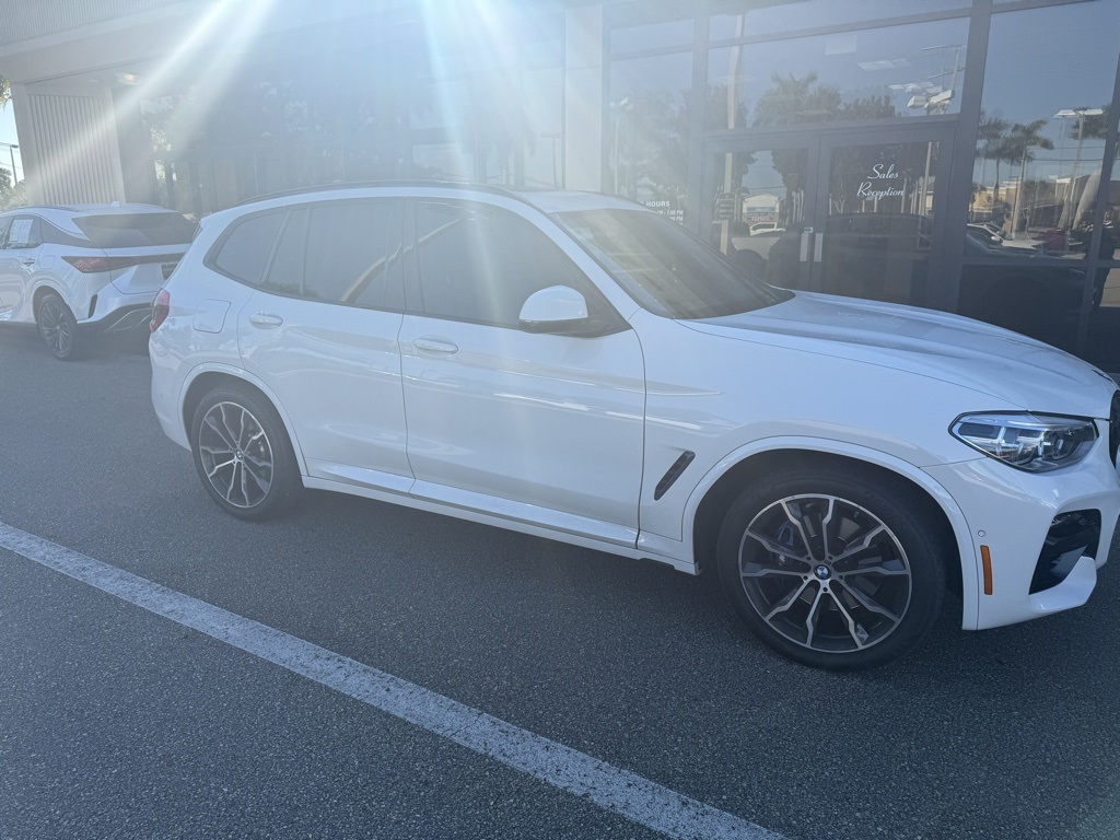 2021 BMW X3 40i's photo