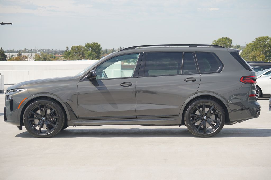 2026 Bmw X7 M60i photo 2