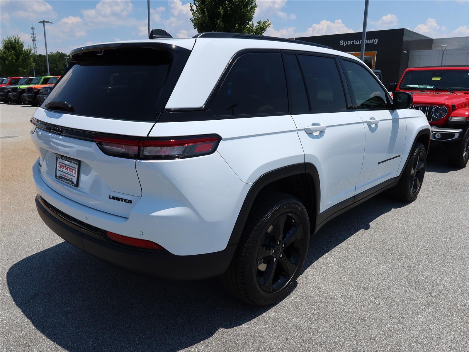 2025 Jeep Grand Cherokee Limited photo 4