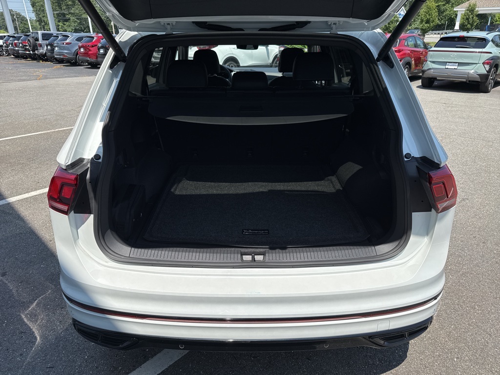 2024 Volkswagen Tiguan SE R-Line Black photo 16
