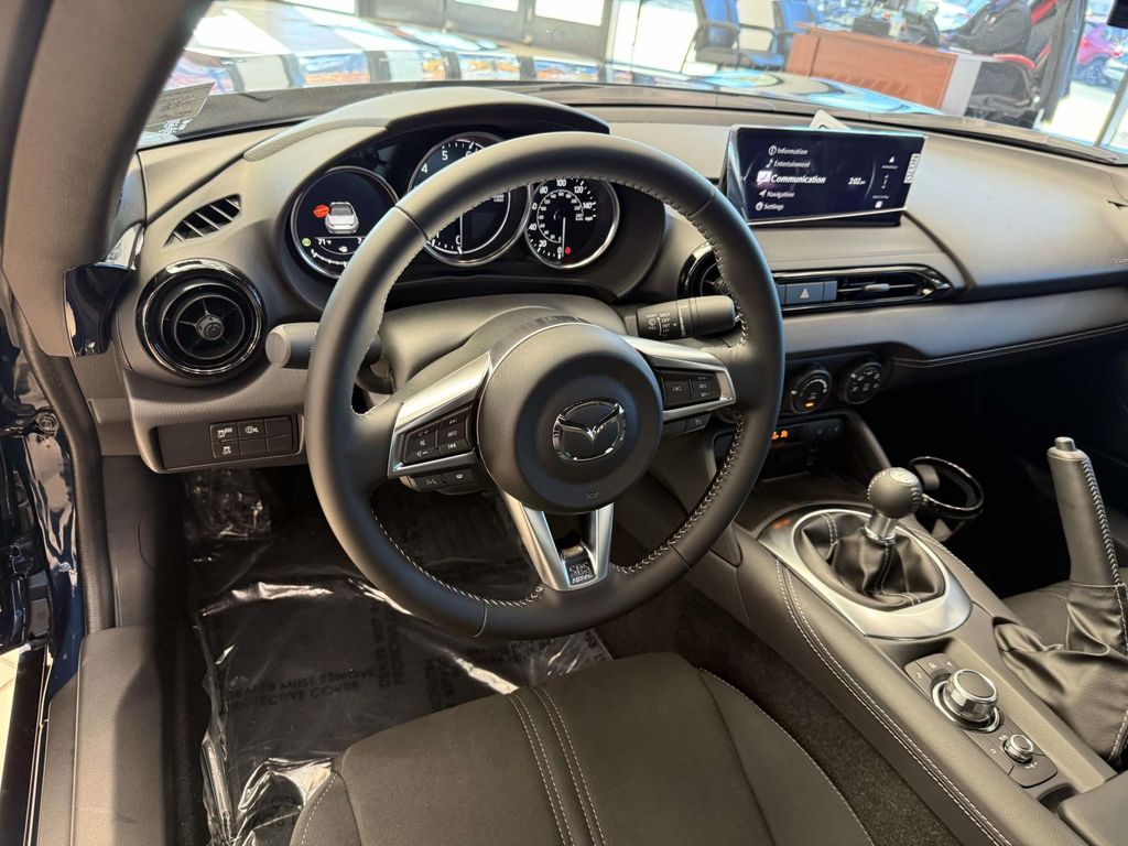 2025 Mazda MX-5 Miata Miata photo 2
