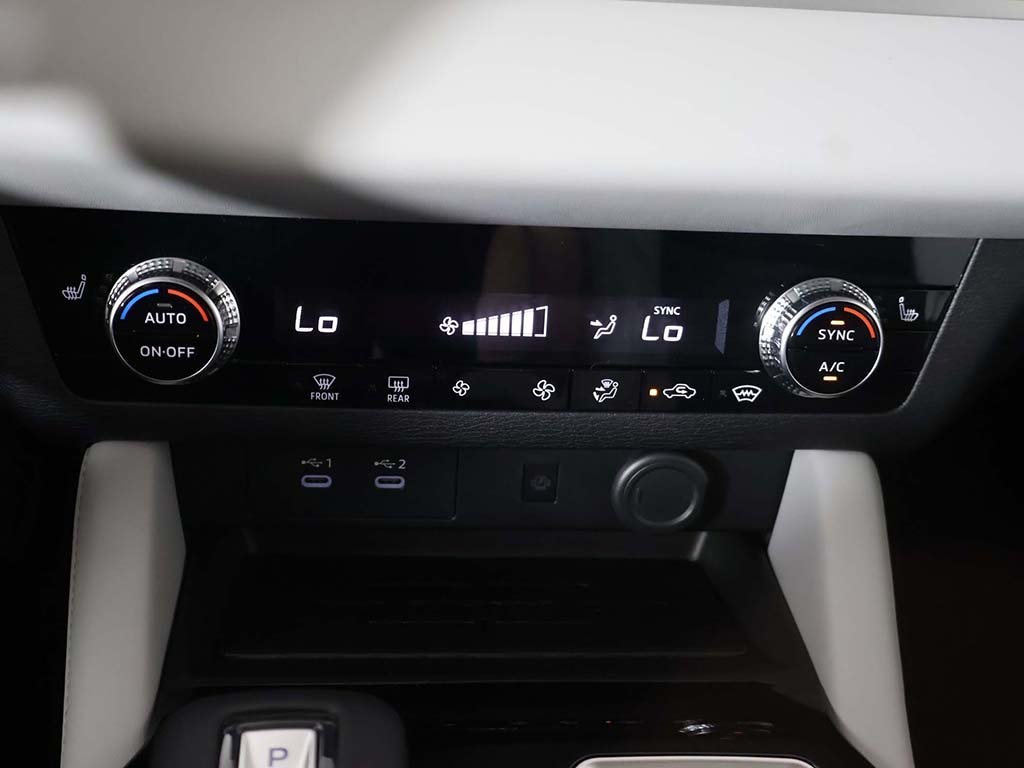 2025 Mitsubishi Outlander SE Ralliart photo 46