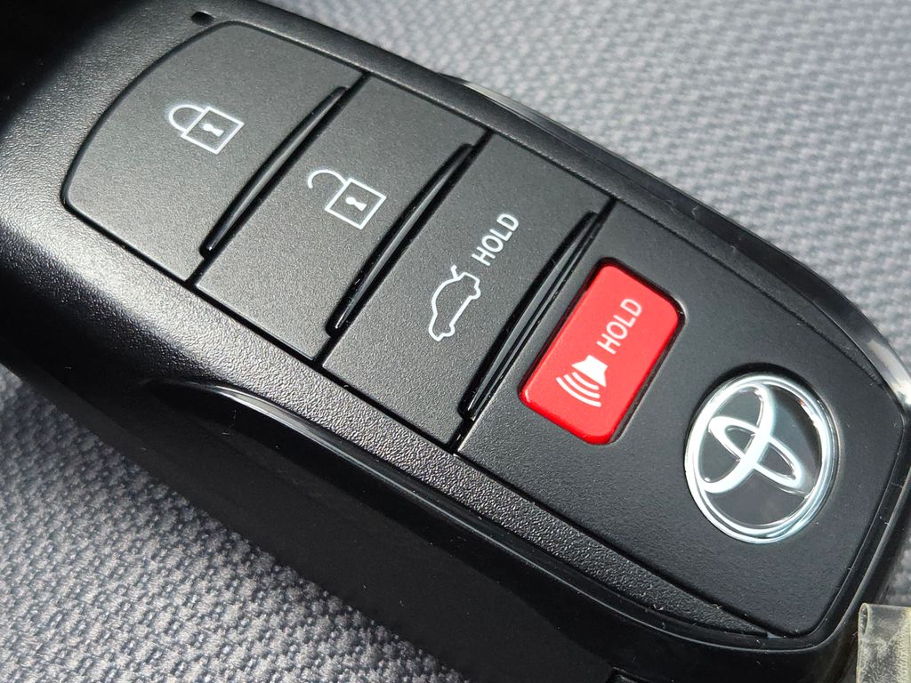 2025 Toyota Corolla SE photo 25