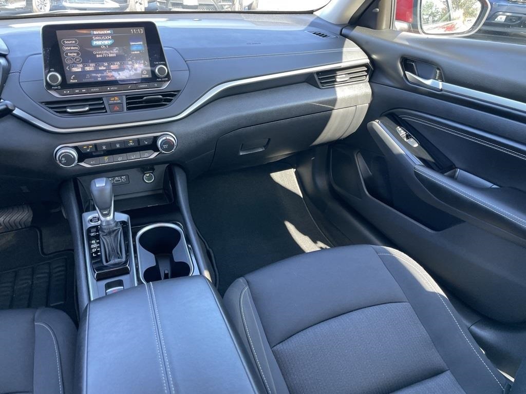 2021 Nissan Altima 2.5 SV photo 8