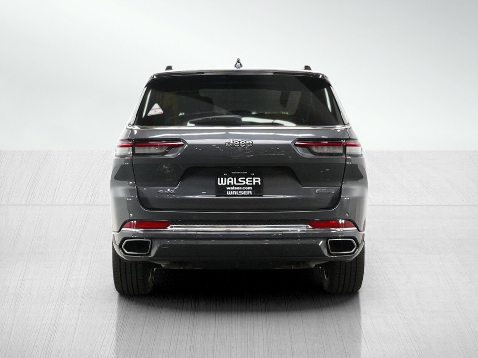 2023 Jeep Grand Cherokee Overland photo 4