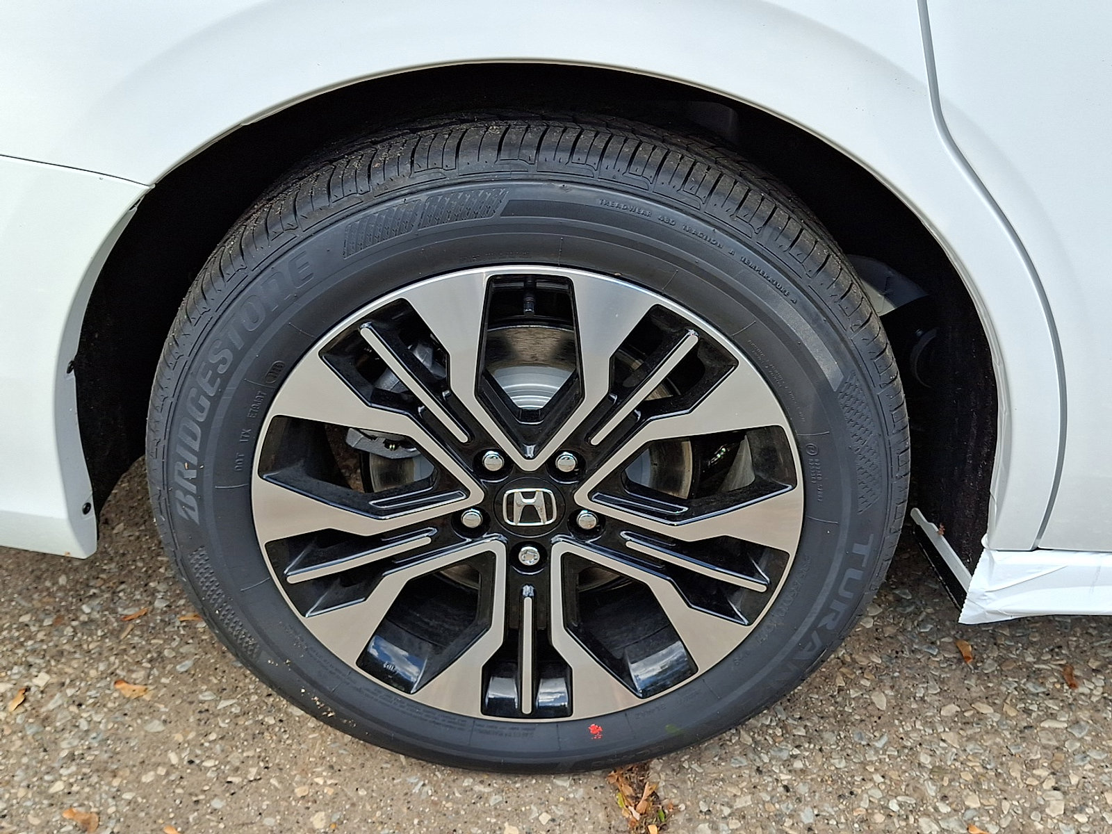 2026 Honda Odyssey Elite photo 3